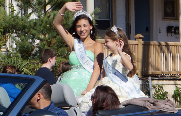 Beauty queens in Roslindale Day Parade