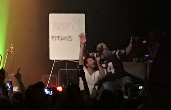 Pats fans getting score at Guster concert