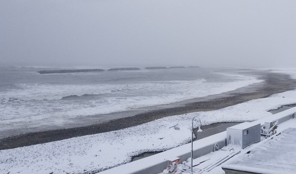 Angry waves in Winthrop