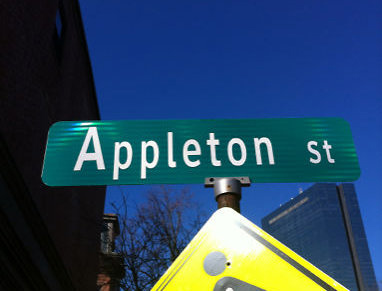 Bad font on South End street sign