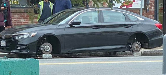 Accord with no wheels in West Roxbury