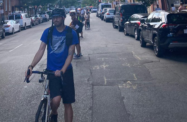 Creating an ad-hoc bike lane on Charles Street on Beacon Hill