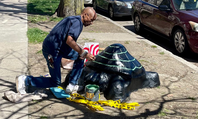 Commonwealth Avenue turtle statue