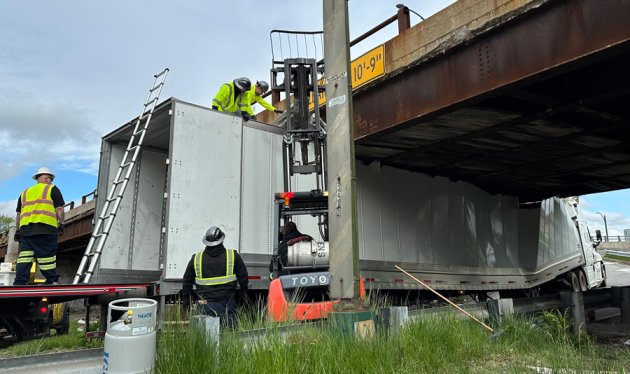 18-wheeler stuck on Storrow Drive