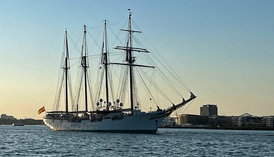 Juan Sebastián de Elcano coming into Boston Harbor