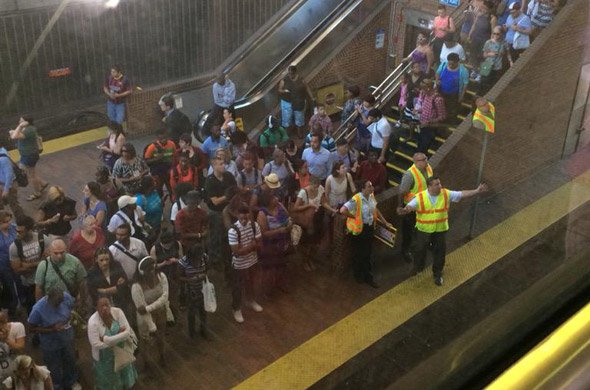 No train coming on the Orange Line