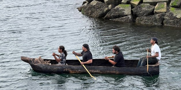 Mishoon under way from Little Mystic Boat Ramp