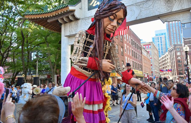 Little Amal at the Chinatown Gate