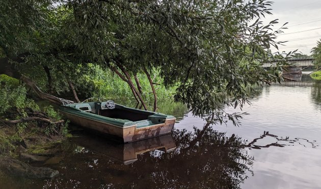 Abandoned boat at Millennium Park canoe launch