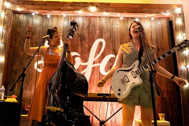 Wyn and the White Light perform at Sofar Boston HQ 