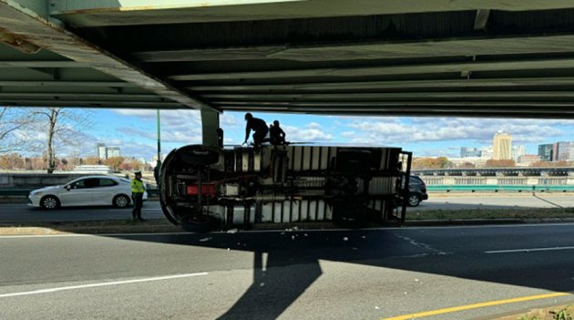 Overturned truck storrowed at Kenmore ramp