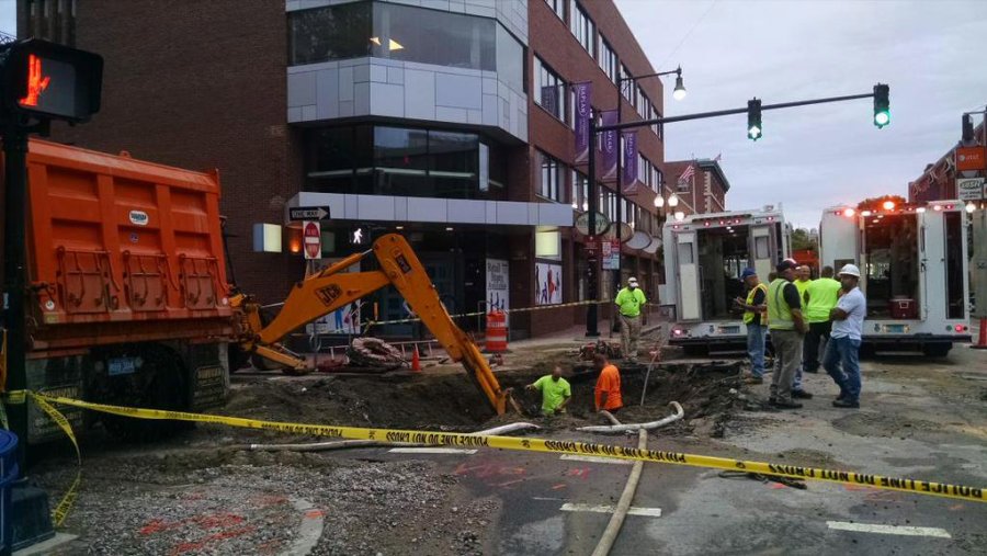 Workers at big water-main break in Cambridge