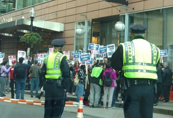 Union protesters at Ritz-Carlton