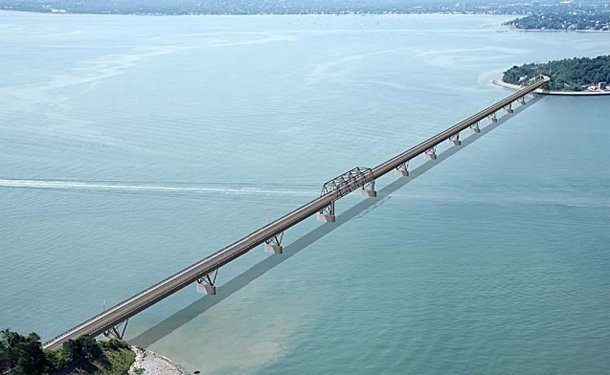 Proposed new Long Island Bridge