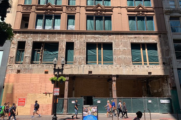 Old Barnes and Noble facade ripped off in Downtown Crossing