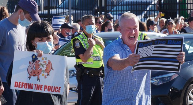 BLM and pro-cop protesters in West Roxbury