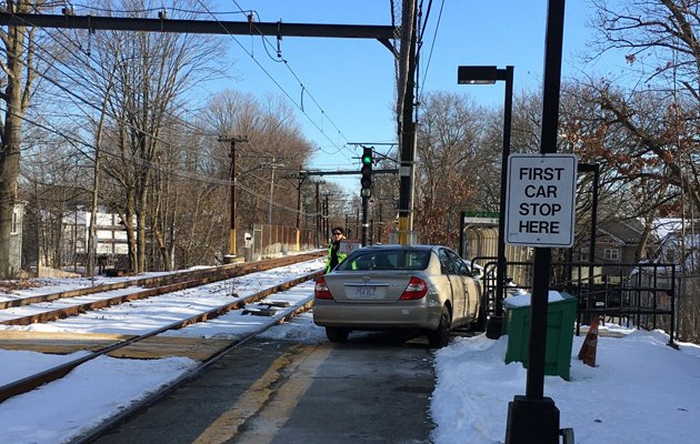 Car on Eliot platform on the Green Line