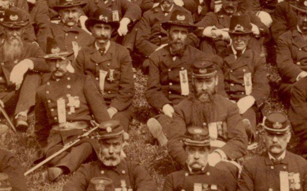 Boston and New York Civil War veterans gather on the Common to commemorate Memorial Day in 1886