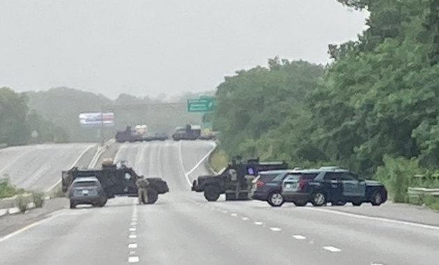 Standoff scene in Wakefield on 128.