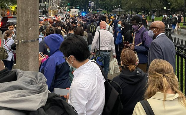 People train waiting at Park Street