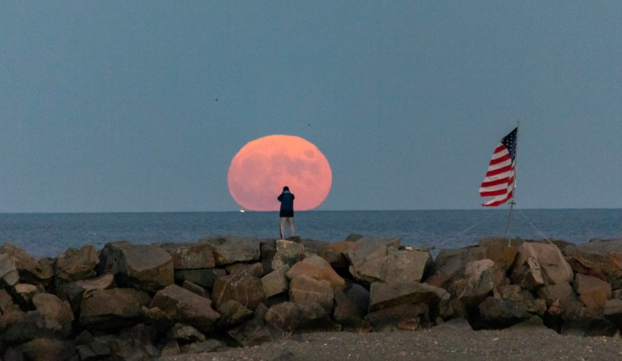 Full moon rising over the Atlantic