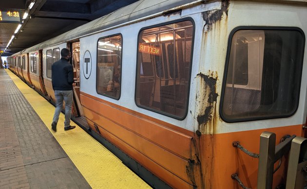 Orange Line train