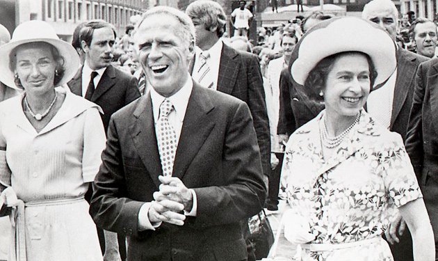 Kathryn White, Mayor White and Queen Elizabeth