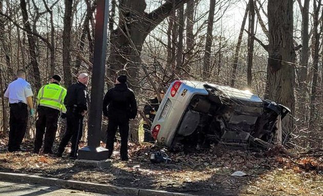 Crash on the Jamaicaway outbound