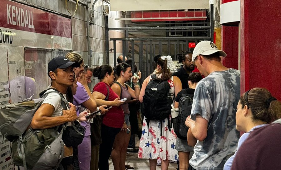 Sweltering Red Line riders at Kendall