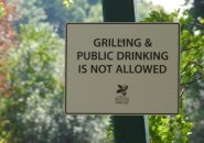 Sign reading: No grilling and no drinking