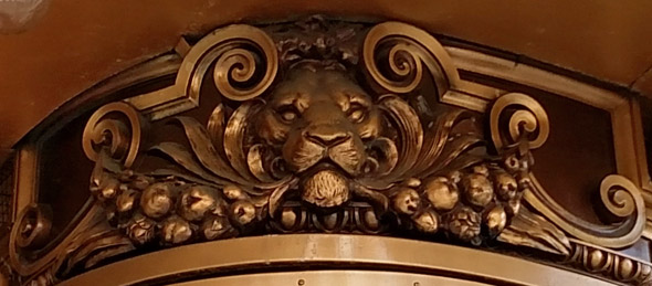 Theater lion